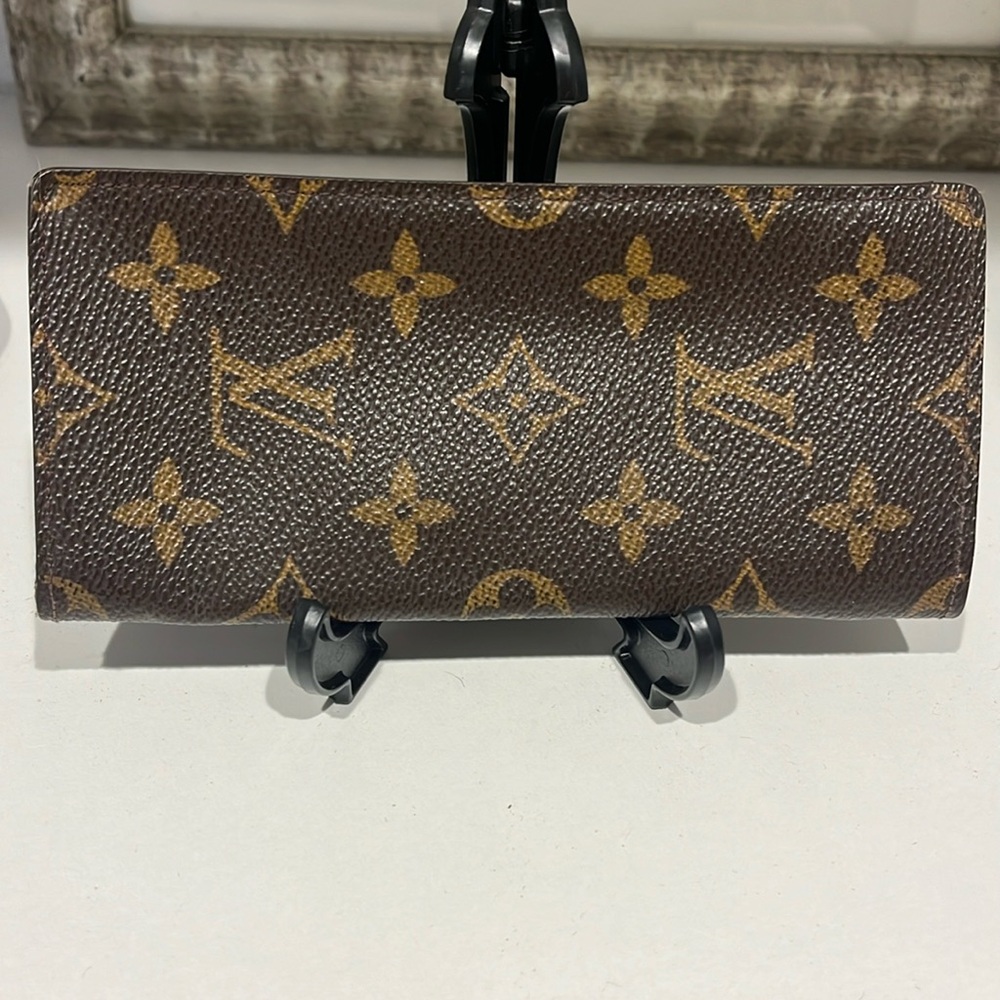 Louie Vuitton eye glasses holder